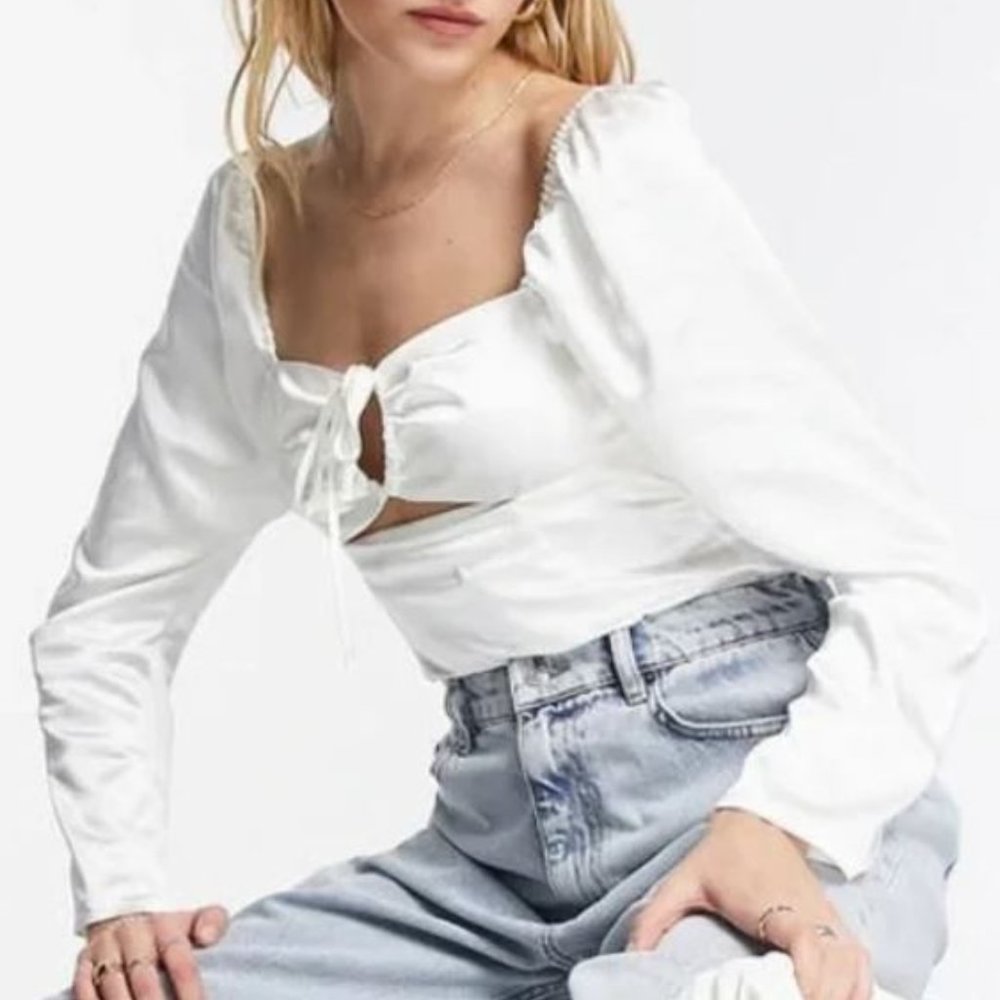 NWT Keyhole Cutout Ecru Ivory Satin Top.